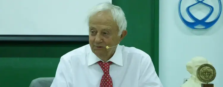 Professor George Vithoulkas teaching classical homeopathy